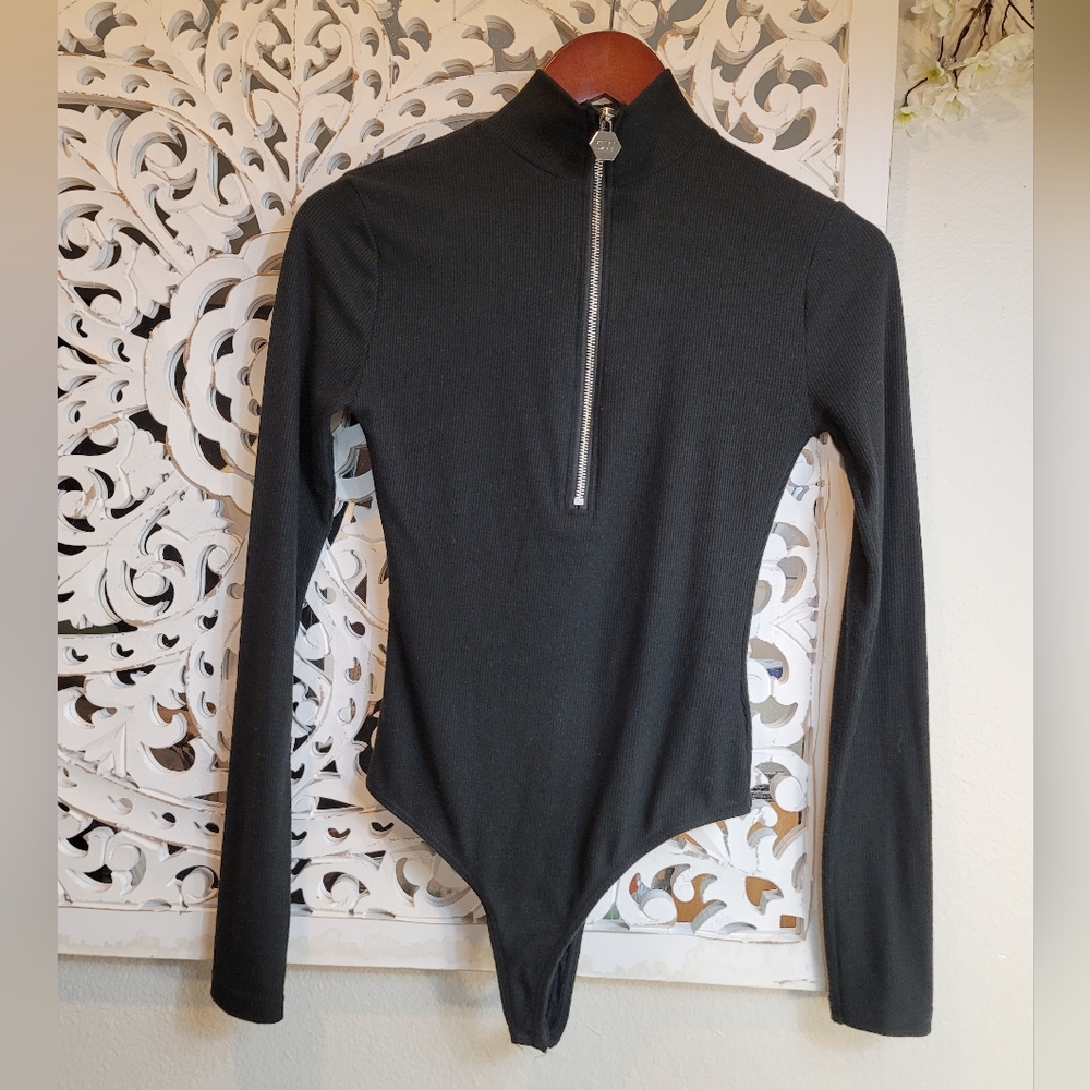 OW INTIMATES SEAN BODYSUIT LONG SLEEVE HIGH NECK FRINT ZIPPER WOMENS MEDIUM
